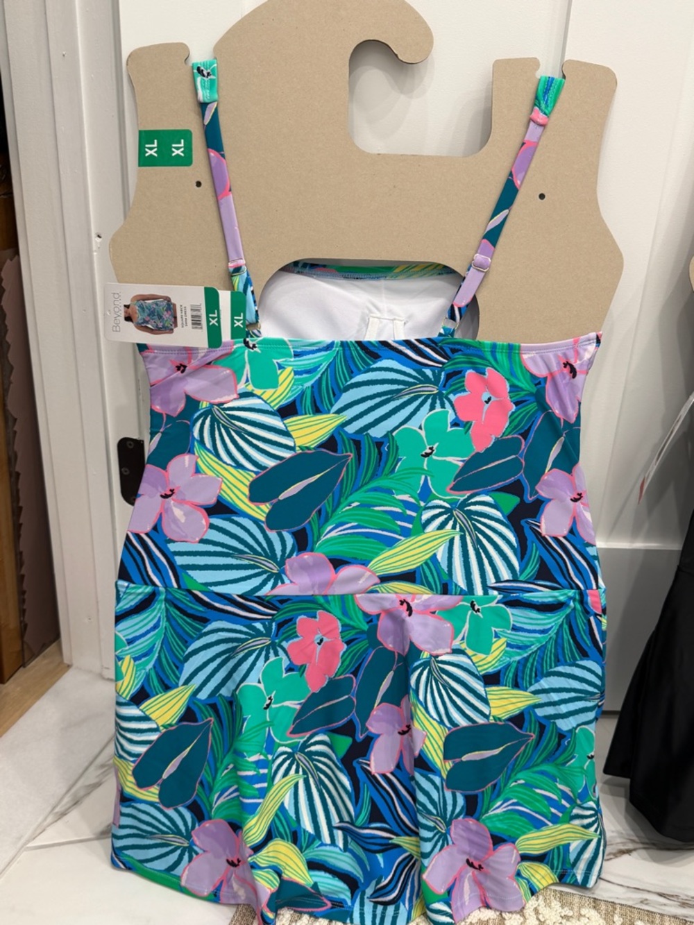 Beyond Control Women’s Floral One Piece Square Neck Swim Dress NWT - Picture 4 of 4